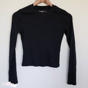 Soft A&F Rib Crop Black Long-Sleeved Top